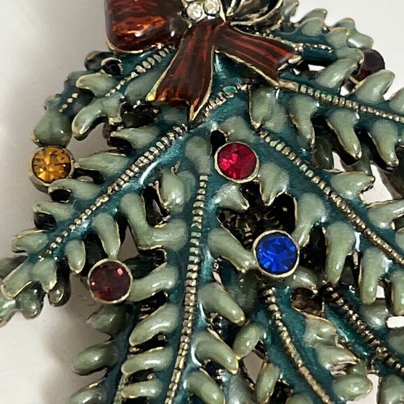 AVON Christmas Tree pin Brooch Enamel Rhinestones 1st Annual Holiday 2004 2.25” - Picture 3 of 12